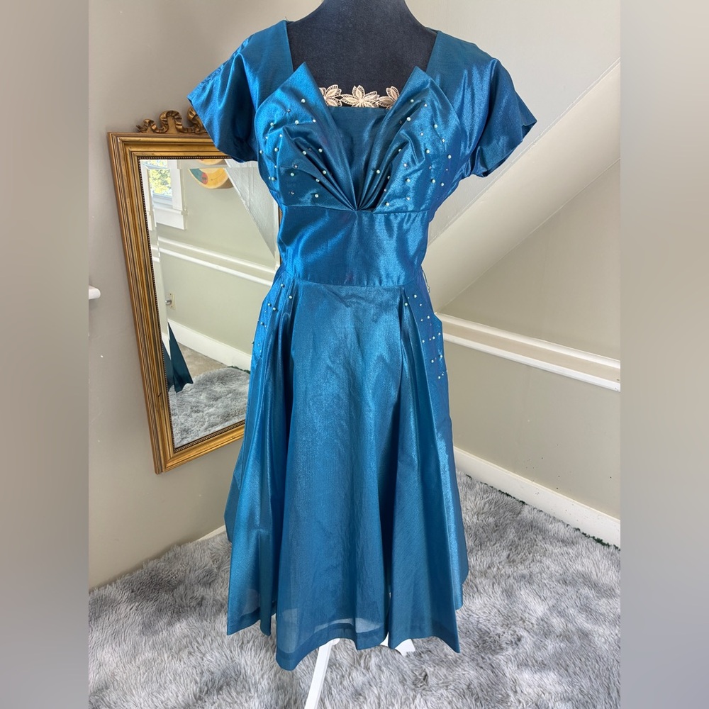 Vintage 1950s Size 10 Rhinestone & Pearl Embellished Taffeta Party Dress
